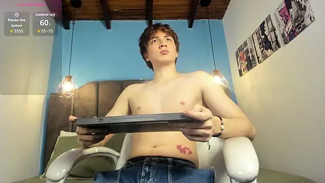 Oscar and dani online show from February 7, 1:02 am