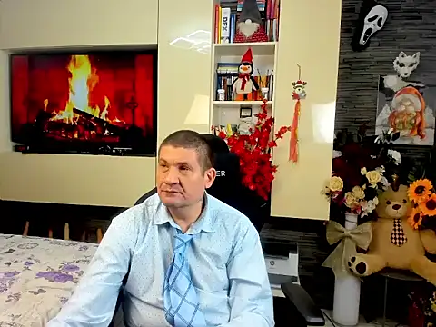 SpartacusDaddy48 online show from March 10, 4:40 am