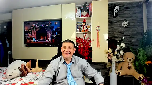 SpartacusDaddy48 online show from April 5, 4:47 pm