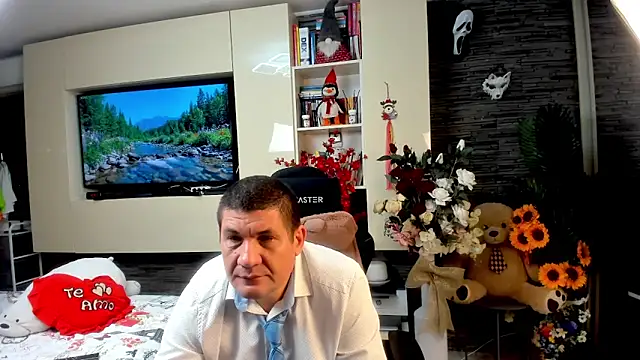 SpartacusDaddy48 online show from May 25, 1:34 am