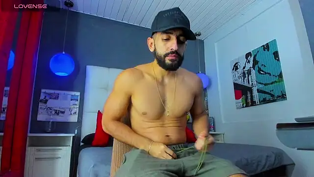 Yiyo10  online show from February 15, 8:45 am