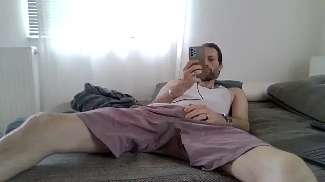 XLBarehengst online show from October 26, 1:13 pm