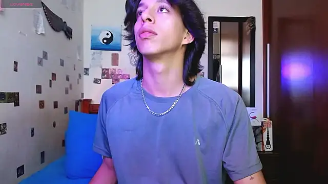 DannyPhantom555 online show from March 26, 9:08 pm