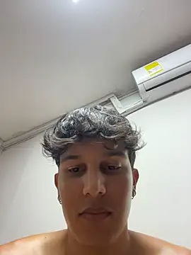 Leo Savage  online show from March 25, 8:51 am