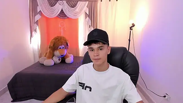 Aron Boyy online show from March 28, 7:58 pm