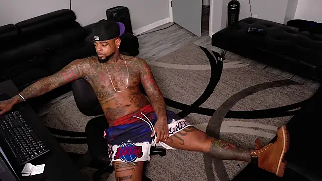 SLANGONDEMHOES online show from March 17, 9:06 pm