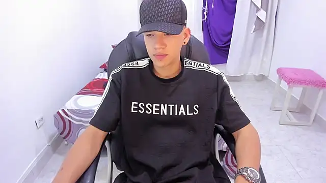 maxthomson boy online show from September 22, 11:48 pm