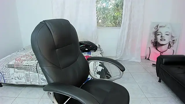 maxthomson boy online show from September 29, 7:43 pm