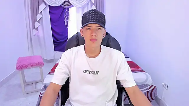 maxthomson boy online show from September 20, 7:36 pm