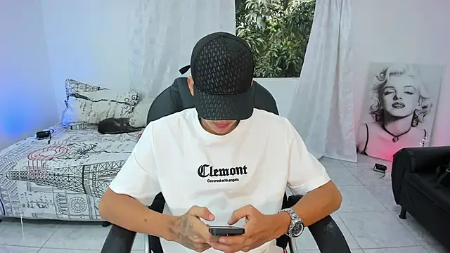 maxthomson boy online show from October 3, 8:03 pm