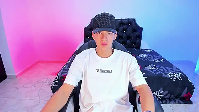 maxthomson boy online show from October 11, 7:40 pm