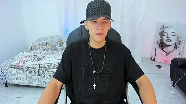 maxthomson boy online show from October 1, 8:02 pm