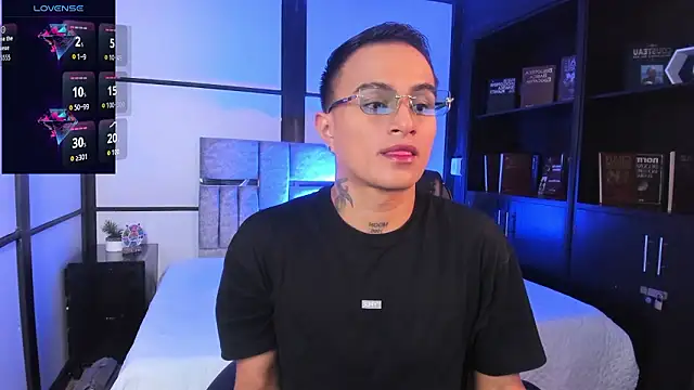 LiamDeep online show from March 4, 8:27 pm