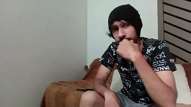 Alejandro92 cali online show from May 18, 7:29 pm