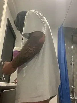 Bryan056  online show from April 12, 6:53 pm