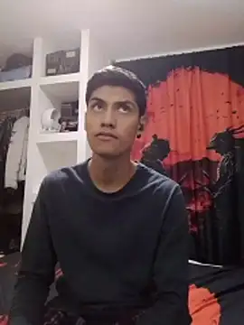 aispuro8505 online show from April 3, 7:05 am