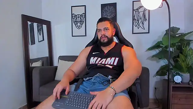 Justin kingX7 online show from May 10, 5:42 am
