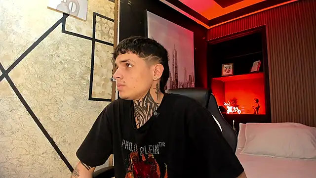 Declan-Fox online show from September 28, 4:32 am