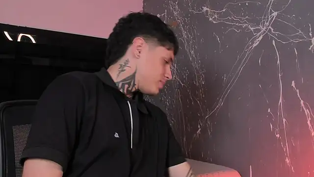 Declan-Fox online show from September 18, 4:25 am