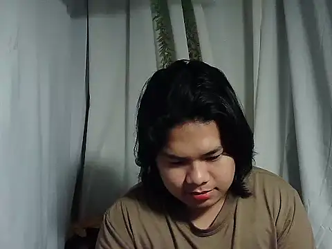 Huntrix2025 online show from March 6, 9:34 pm