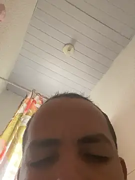 gustavo10l online show from April 23, 6:32 pm