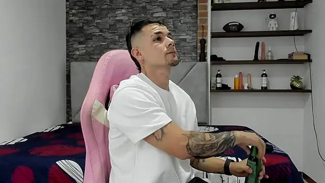 BooyHott  online show from March 13, 7:31 pm