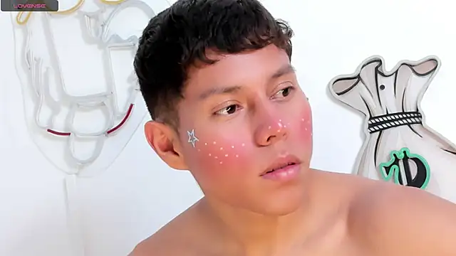 Little liam online show from December 2, 6:38 am