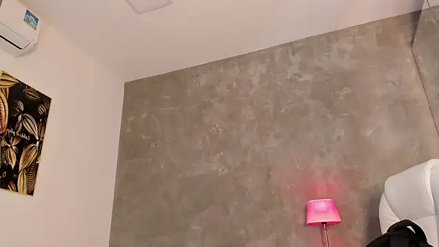 dylan cross  online show from February 7, 11:39 am