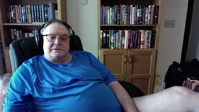 Vinyl22xh online show from July 14, 6:03 pm