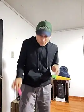 jovencolombianht online show from April 18, 9:00 am