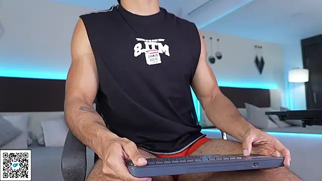 DanteeStone online show from April 16, 9:39 pm