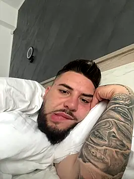 MilanYaman online show from October 6, 10:53 am