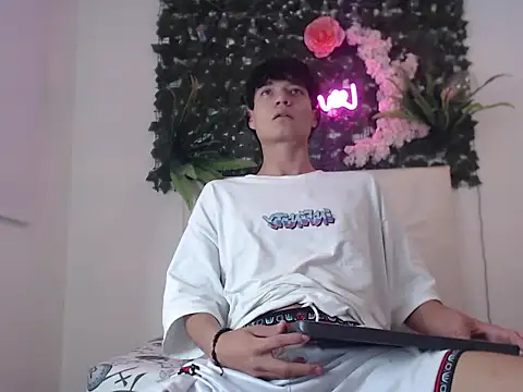 alex russo   online show from October 24, 4:03 am