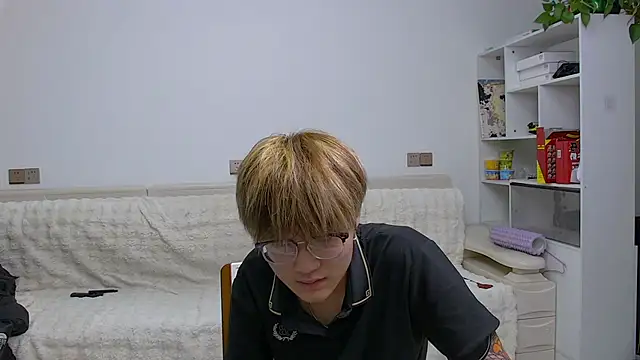 KK-cuteboy online show from February 8, 11:48 am