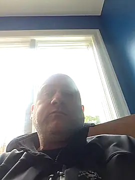 akstr8 online show from March 28, 4:29 pm