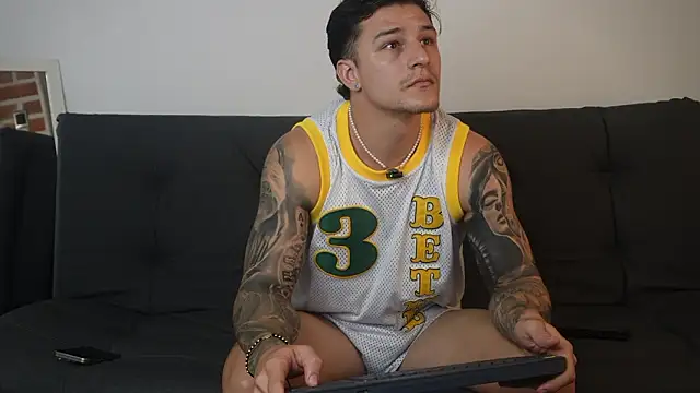 Dominick walker online show from January 17, 2:25 am