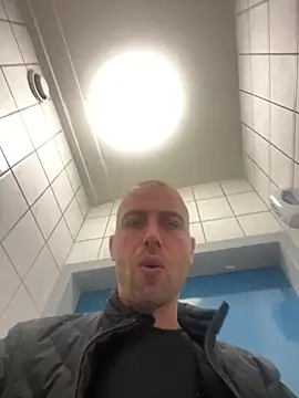 Rotteei1 online show from April 13, 11:22 am