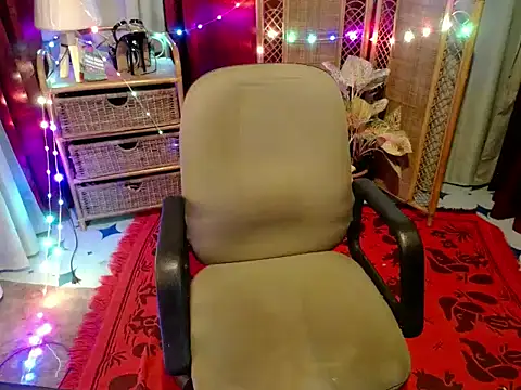 pretty petite asian143 online show from June 9, 11:06 pm
