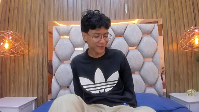 adams bobby online show from July 5, 11:17 am