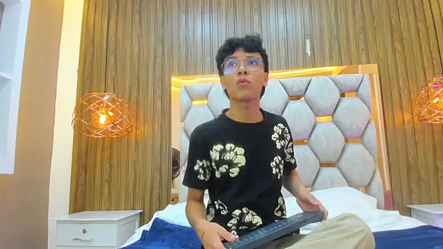 adams bobby online show from June 11, 11:19 am