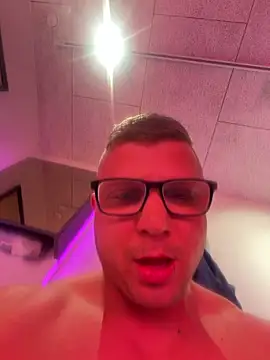 PolishBoy1995 online show from May 11, 4:48 pm