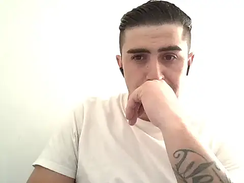 Snapshot of arescloudxxx chatting on February 7, 4:56 pm arescloudxxx online show from February 7, 4:56 pm