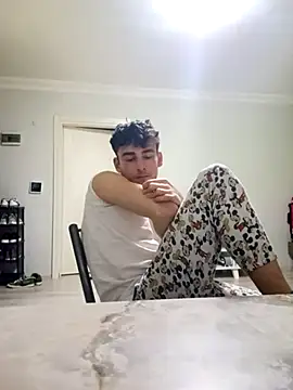 yasinesra757  online show from April 12, 8:32 pm