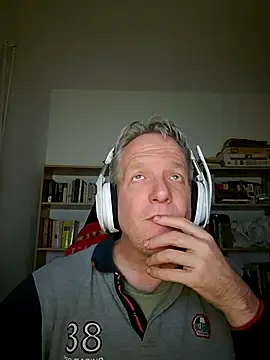 ChocolatMilka44 online show from March 5, 8:05 pm