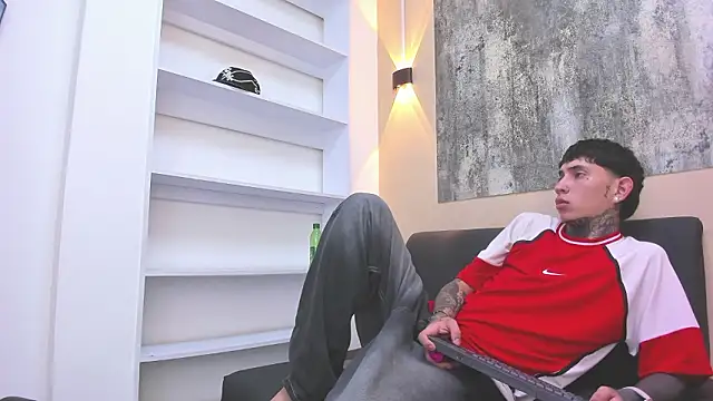 DANTE ARMSTRONG online show from February 20, 4:31 am