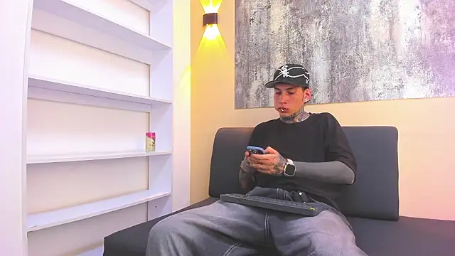 DANTE ARMSTRONG online show from February 17, 4:11 am