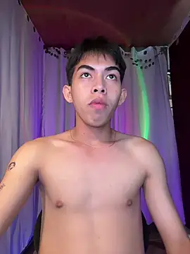 Urhotsilverboy online show from April 8, 2:26 pm