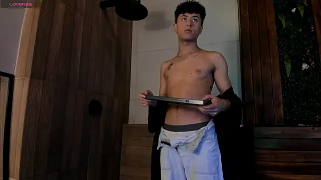 Noah dupont  online show from February 19, 12:45 pm