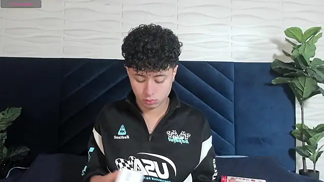 Noah dupont  online show from February 20, 12:07 pm