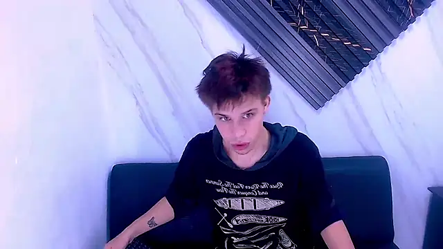 Liam York  online show from April 5, 4:31 am